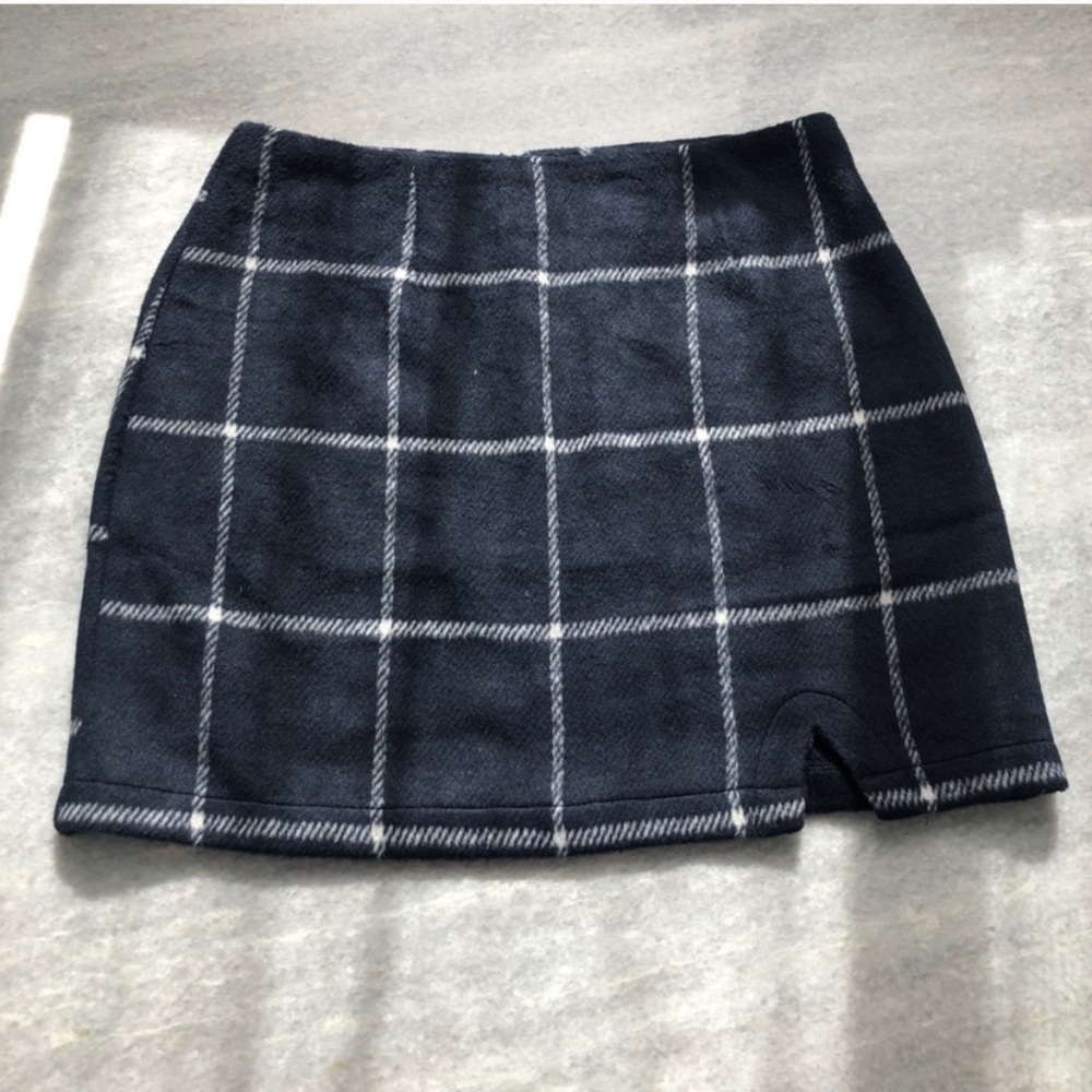 Fore black and white flannel skirt